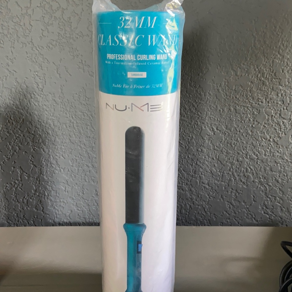 NuMe 32mm Profesional Curling Wand- NEW in box